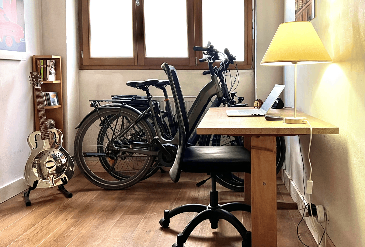 Le guide ultime du support vélo : Allier design, gain de place et passion du cyclisme HOOK©