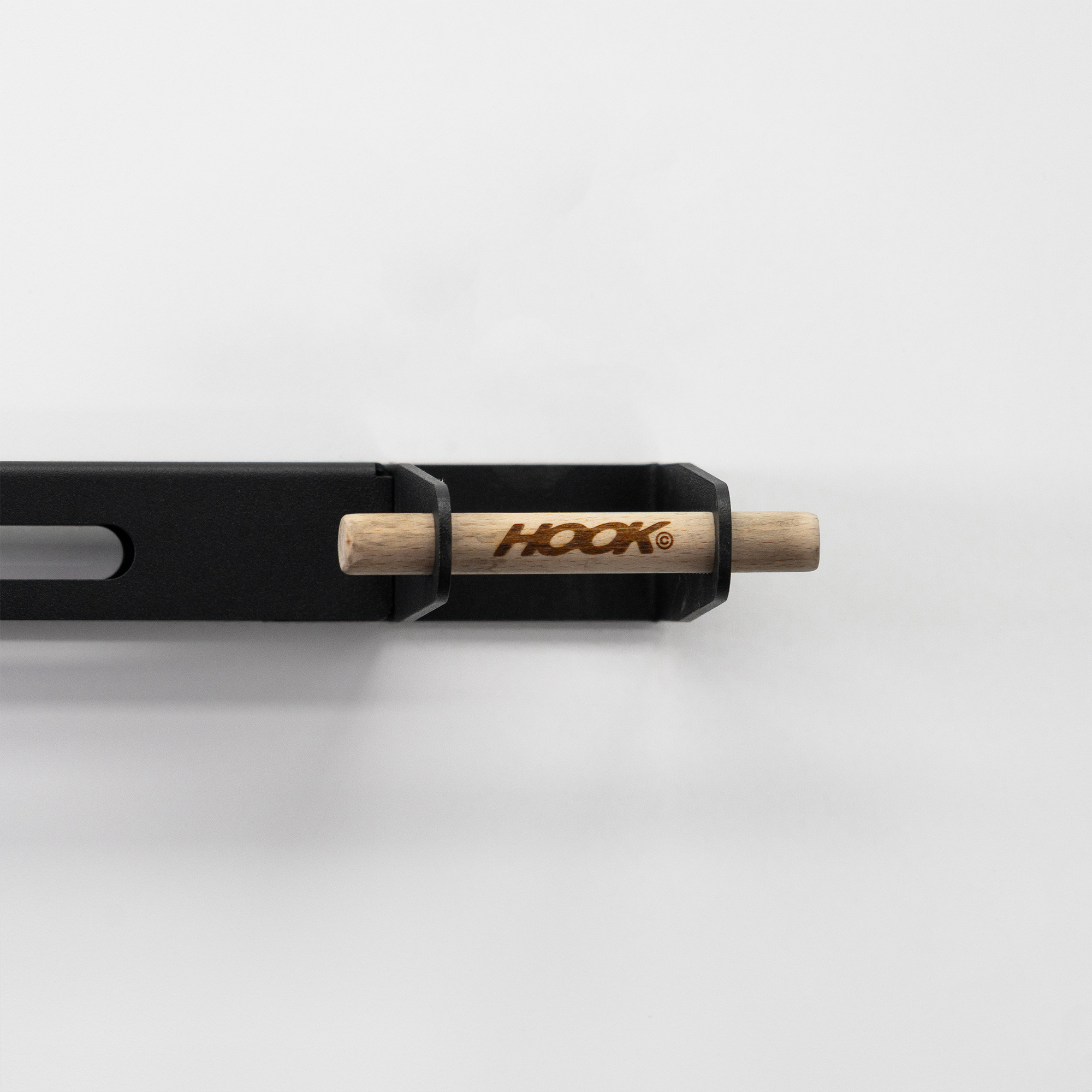 Crochet vélo mural noir bois intérieur chic